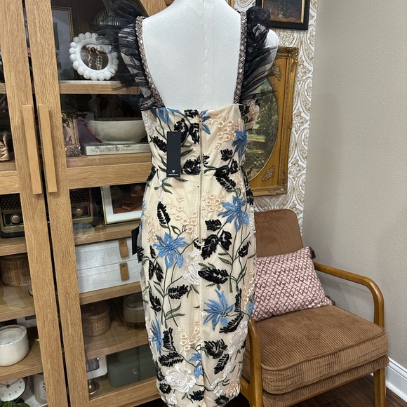 Lulu’s Floral Embroidered Dress - Black and Blue size medium BNWT - Picture 6 of 7